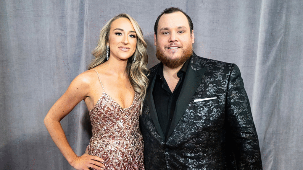luke combs net worth
